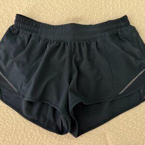 Lululemon Hotty Hot Shorts Low Rise 2.5